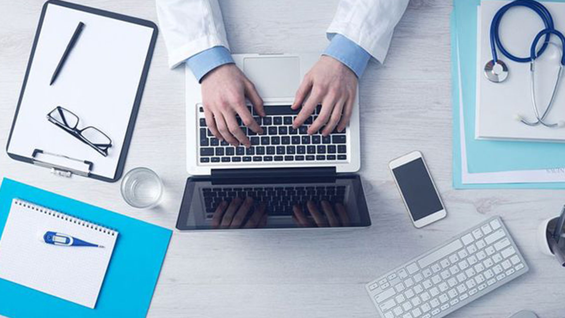 الفرق بين المحتوى العلمي والتسويقي: المقال الشامل